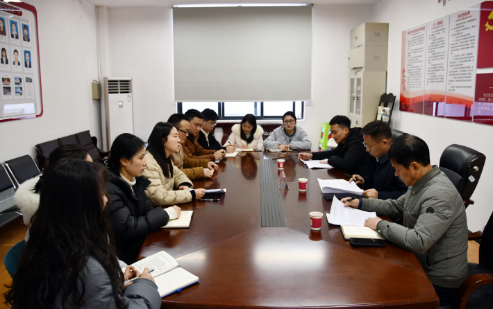 党委书记马院调研.png